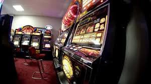Bàn Live Casino với dealer thật phát trực tiếp tại oppen88